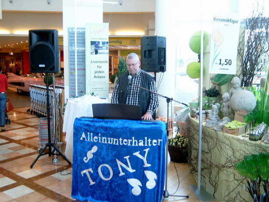 Tony bei Mbel Hausmann